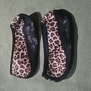 NWOT nufoot Leopard Print Socks